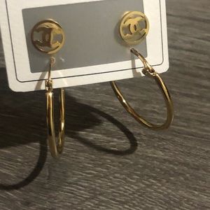 Screens in perfect condition!